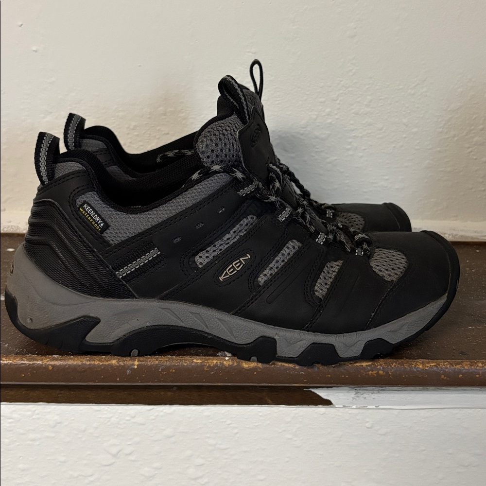 Keen Black and Gray Outdoor Shoes